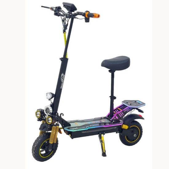 صورة سكوتر السرعة والجمال ألوان تبهر وقوة تحير